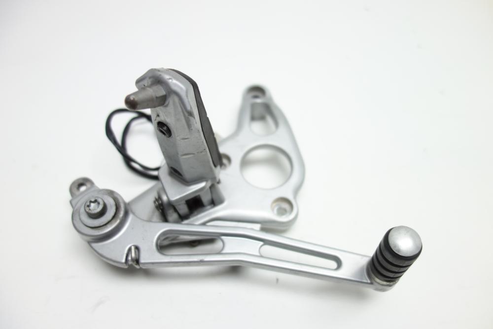 Preview: BMW R1150R R 1150 R Fahrerfußraste Fußraste rechts Bremspedal