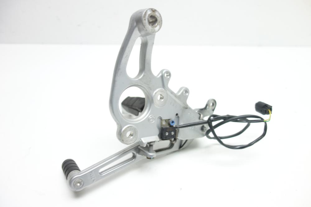 Preview: BMW R1150R R 1150 R Fahrerfußraste Fußraste rechts Bremspedal