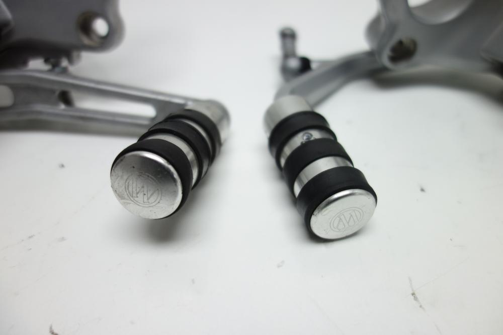 Preview: BMW R1150RS R 1150 RS Fußrastenanlage Fußraste Wunderlich Adapter