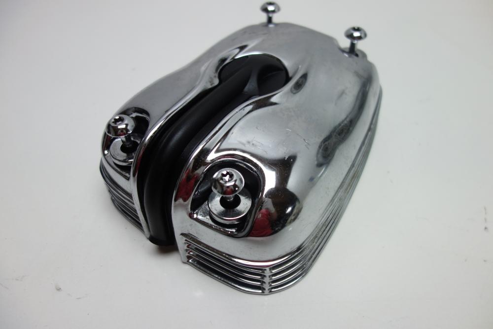 Preview: BMW R1200C R 1200 C Chrom Ventildeckel Motordeckel rechts