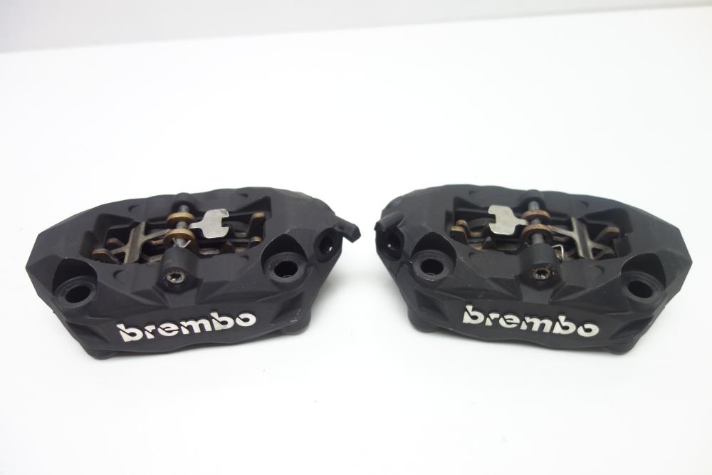 BMW R1200GS R 1200 GS LC Bremssattel Bremszange vorne re li