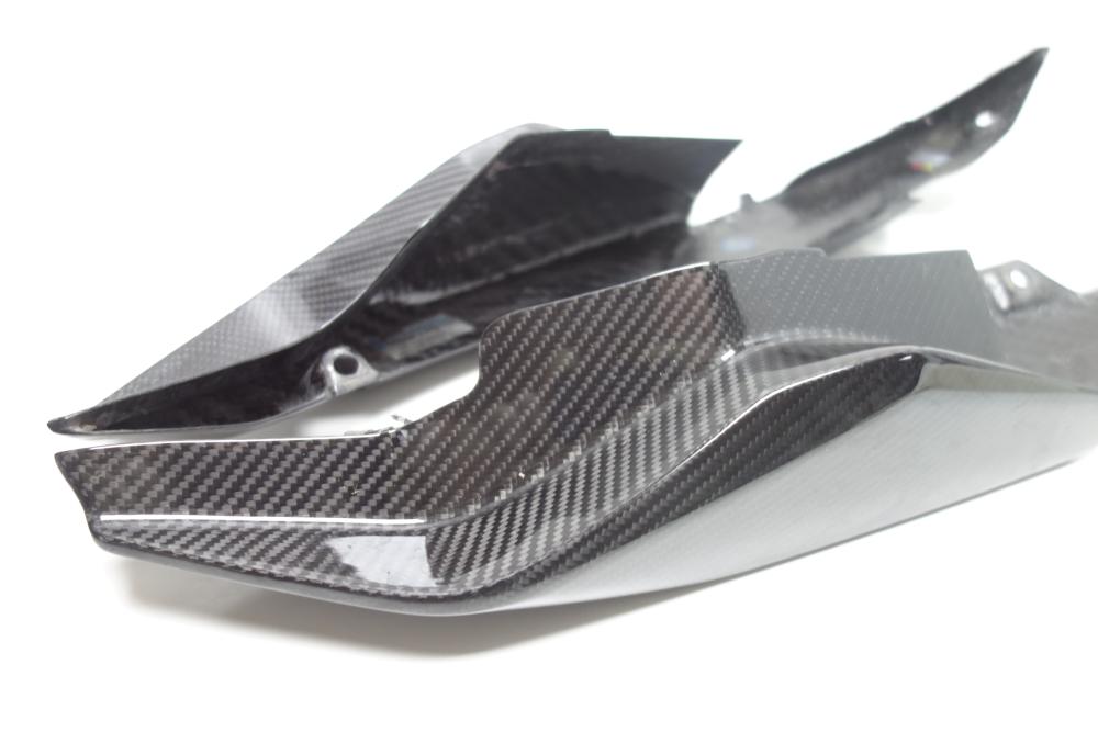 Preview: BMW R1250RS R 1250 RS Ilmberger Carbon Sitz Seitendeckel re li
