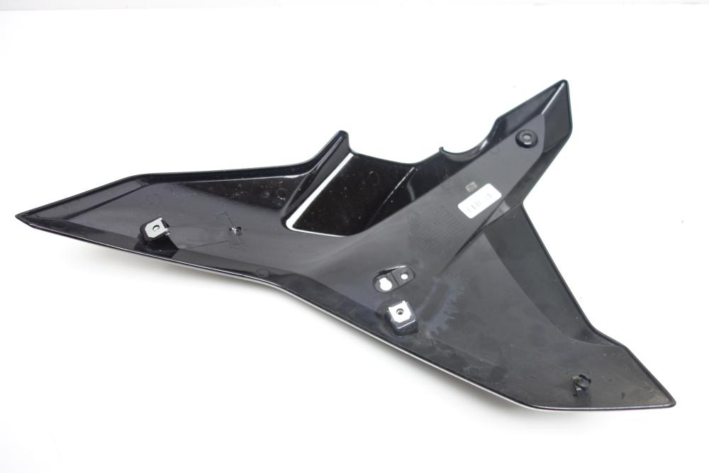 Preview: BMW R1250RS R 1250 RS Kühlerblende Seitenteil rechts