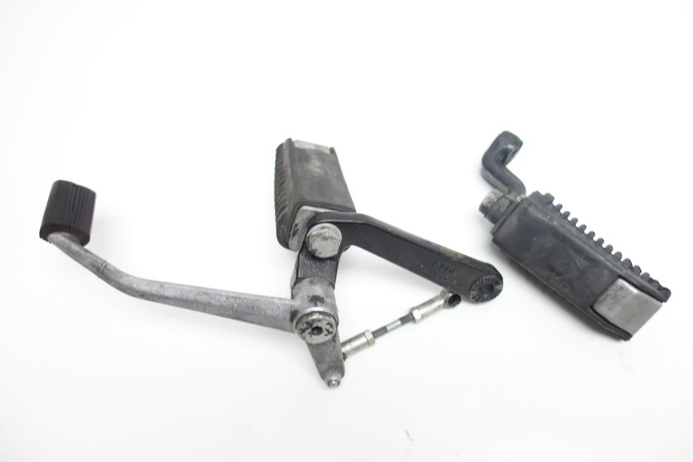 Preview: BMW R80 R 80 Fahrerfußraste Fußraste rechts links Schalthebel