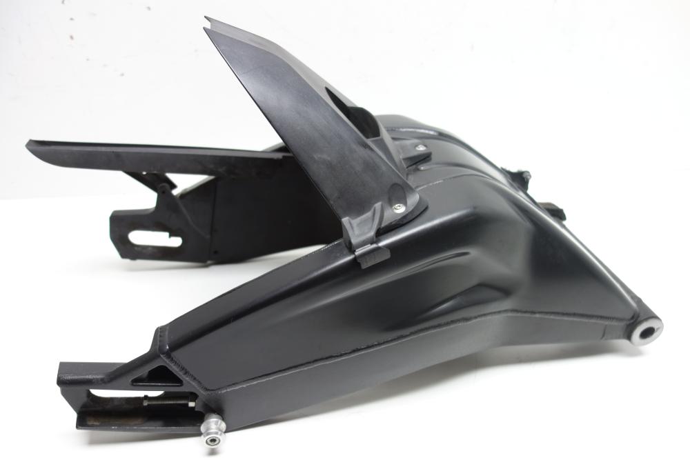 Preview: BMW S1000R S 1000 R Schwinge