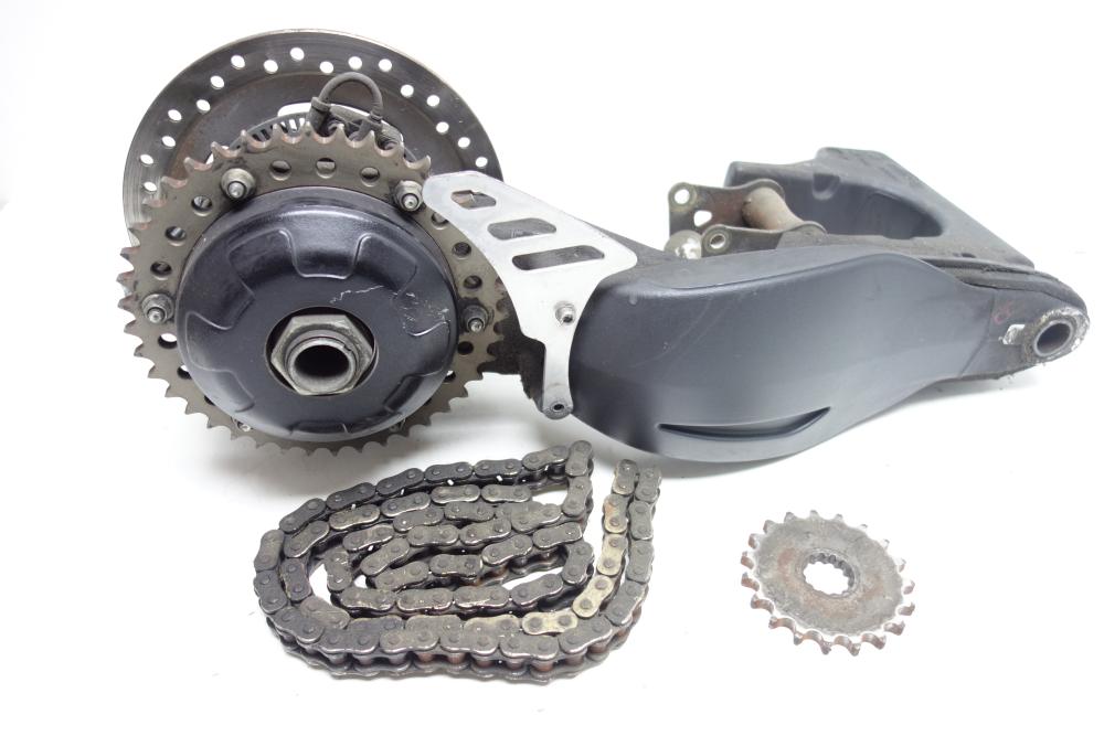 Triumph Sprint ST 1050 Schwinge Antrieb Kette Ritzel