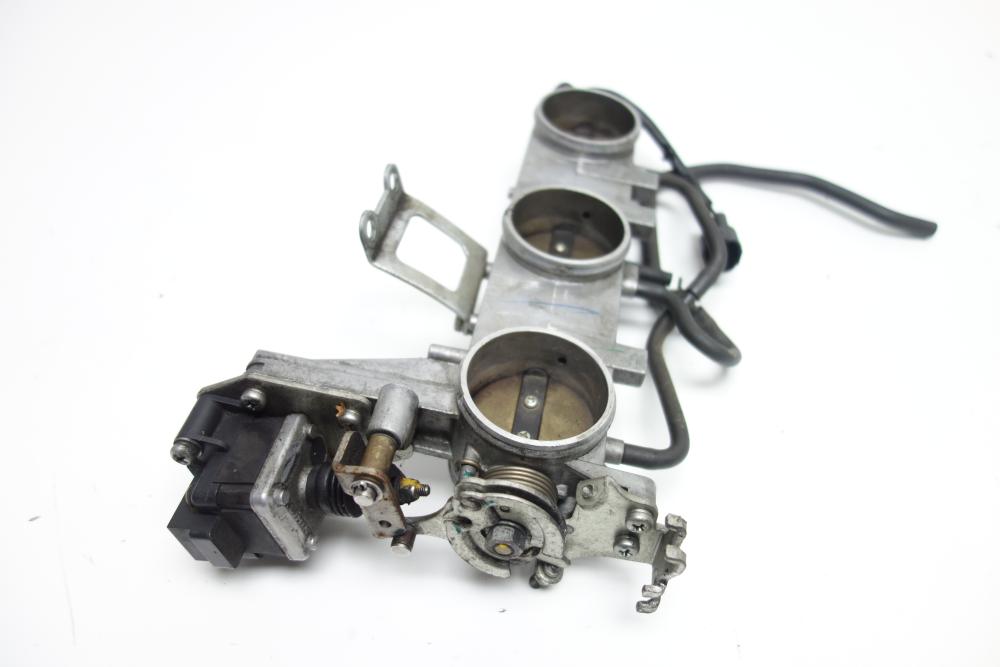 Preview: Triumph Sprint ST 1050 Drosselklappe