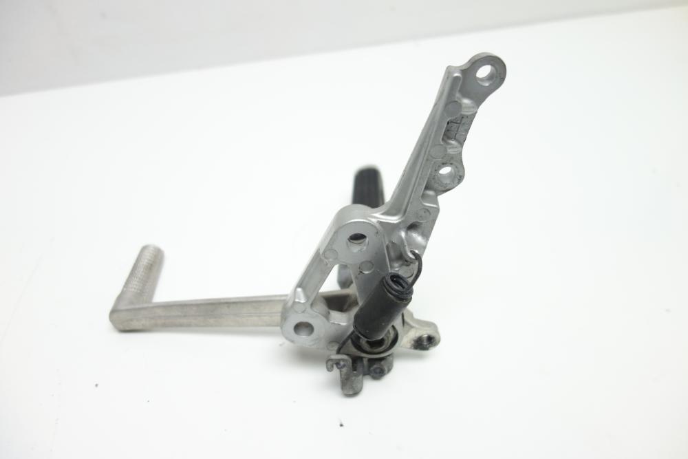 Preview: Suzuki SV 650 N Fußraste Fußrastenanlage rechts Bremspedal