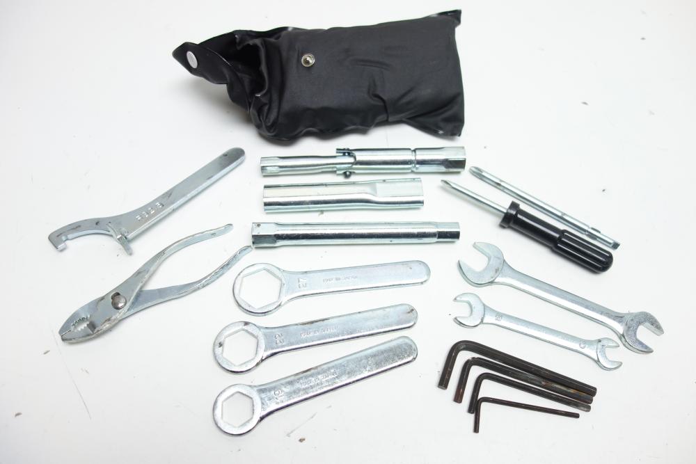 Suzuki SV 650 S Bordwerkzeug