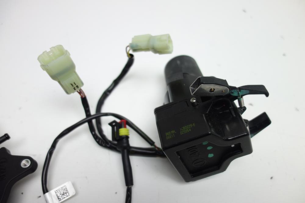 Ducati Diavel 1200 Schlosssatz Schloss Tankdeckel 59821222A