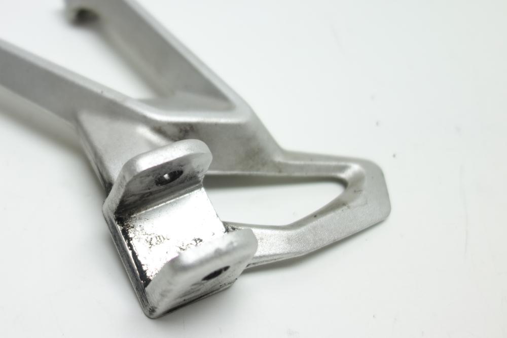 Preview: BMW R1200R R 1200 R Soziusfußrastenträger links