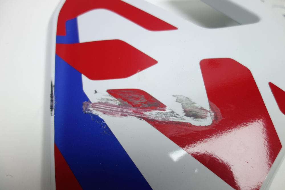 Preview: BMW F900GS F 900 GS Kühlerblende Seitenteil rechts