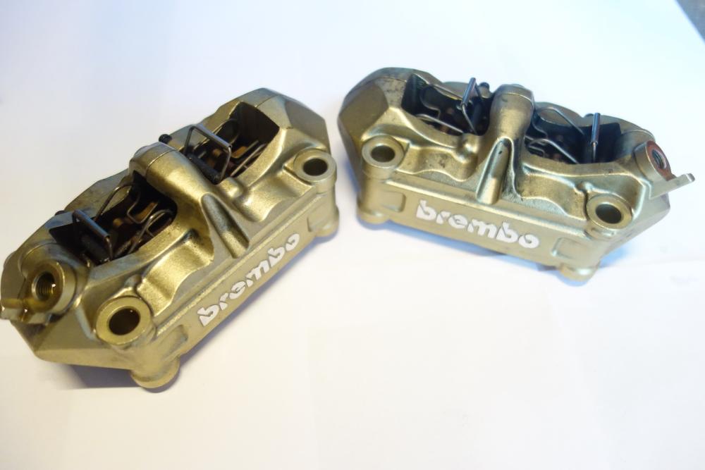 BMW S1000RR S 1000 RR Bremssattel Bremszange vorne rechts links