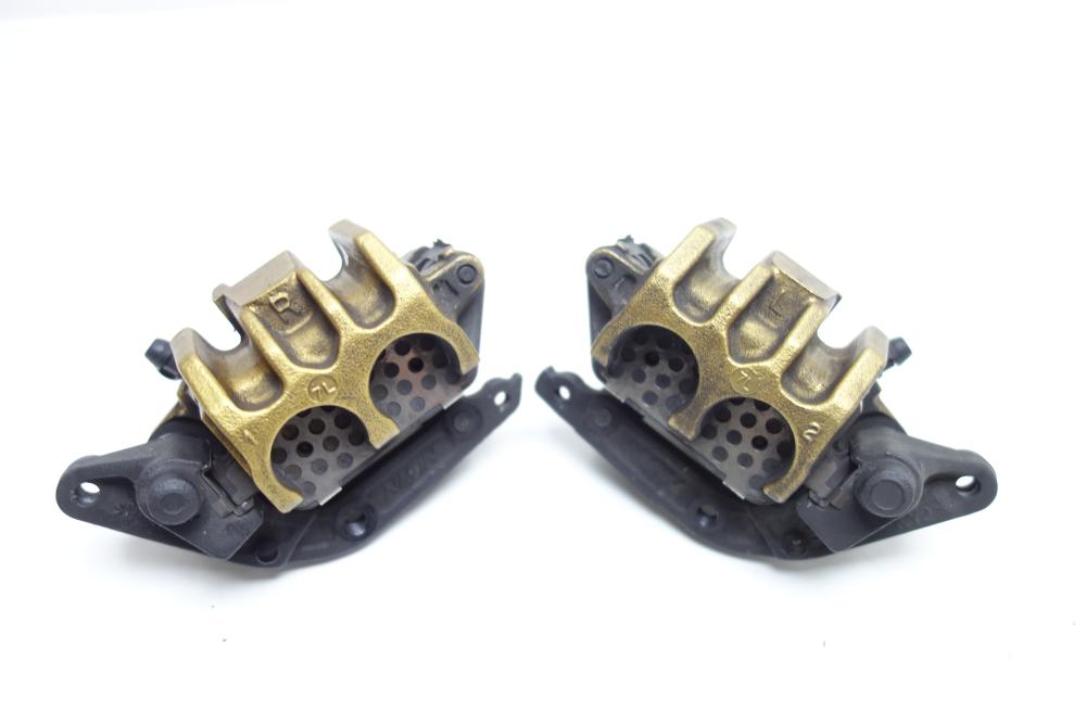 Triumph Street Triple 675 Bremssattel Bremszange vorne re li