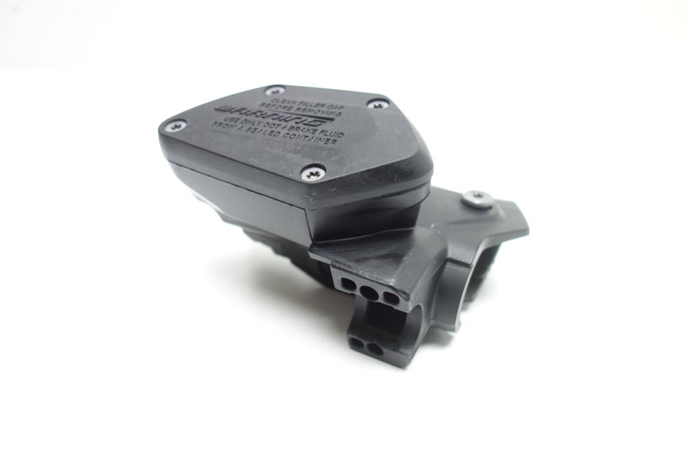 Preview: BMW R1200GS R 1200 GS LC K50 Bremspumpe Bremszylinder vorne