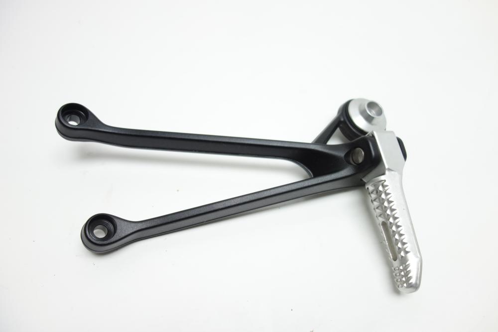 Preview: BMW S1000R S 1000 R Soziusfußrastenträger Soziusfußraste rechts