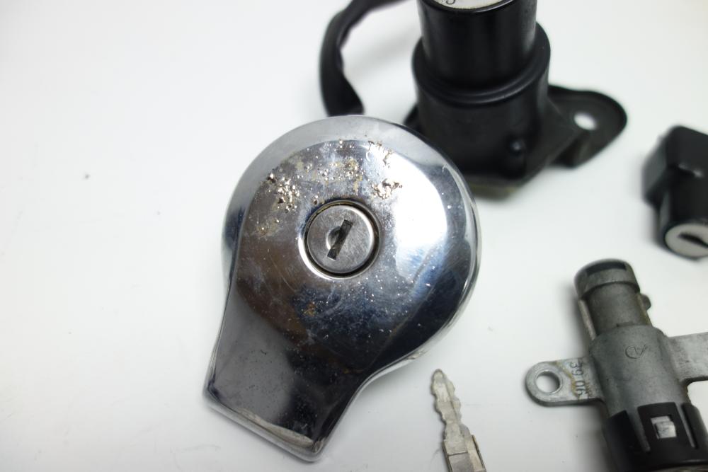 Preview: Yamaha XV 535 Virago Schloss Schlosssatz Tankdeckel