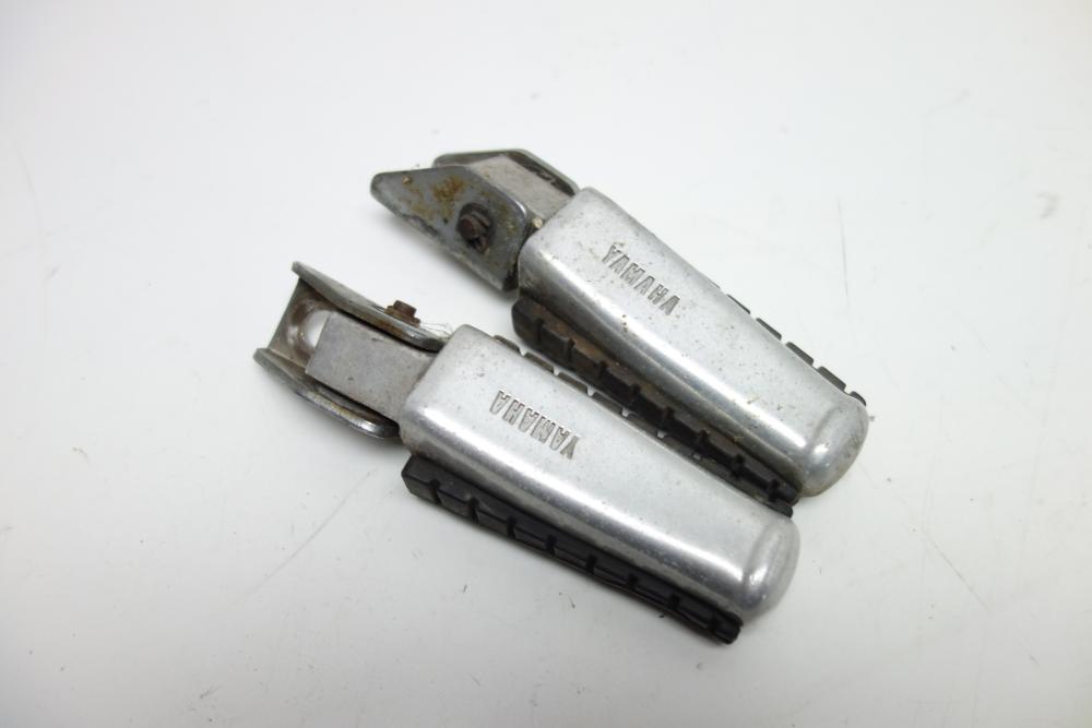 Preview: Yamaha XV 535 Virago Soziusfußraste Fußraste hinten rechts links