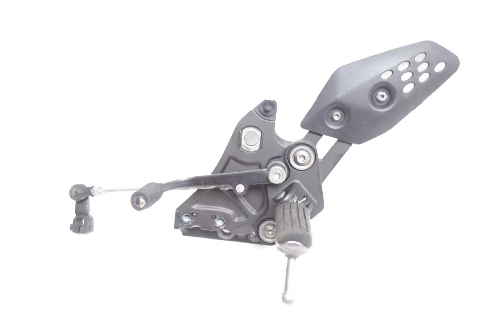 Yamaha XSR 700 Fußrastenanlage Fußraste links