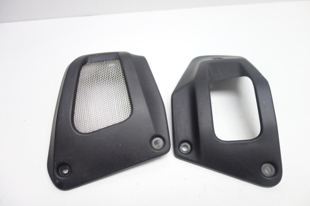 Preview: Yamaha XSR 700 Blende Cover rechts links