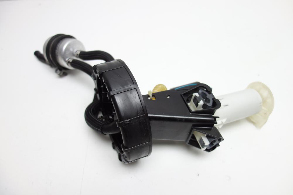 BMW F650CS F 650 CS Scarver Benzinpumpe Kraftstoffpumpe