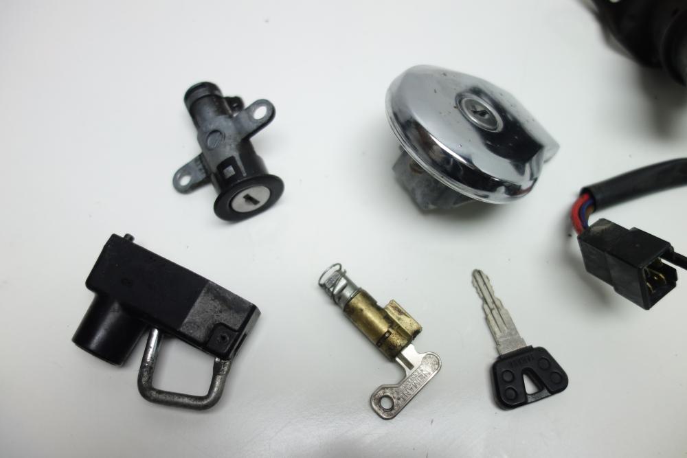 Preview: Yamaha XV 535 Virago Schlosssatz Schloss Tankdeckel