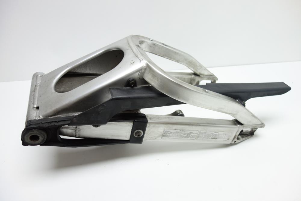 Yamaha YZF R1 RN01 Schwinge