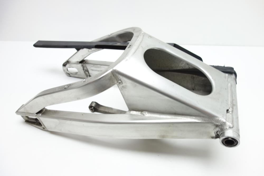 Preview: Yamaha YZF R1 RN01 Schwinge