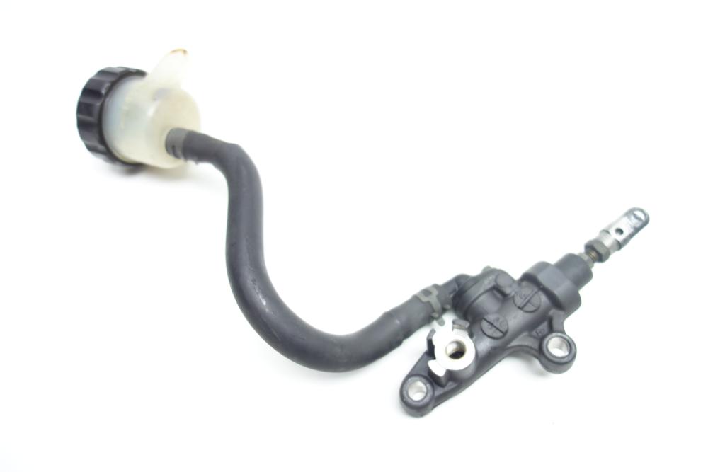 Preview: Yamaha YZF R1 RN01 Bremspumpe Bremszylinder hinten