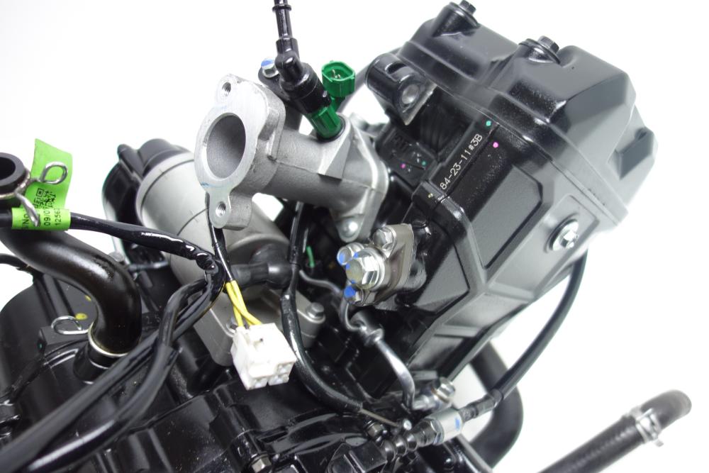 Preview: Kawasaki Z 125 Z125 Motor Engine komplett Bj. 2024 erst 2450 Km