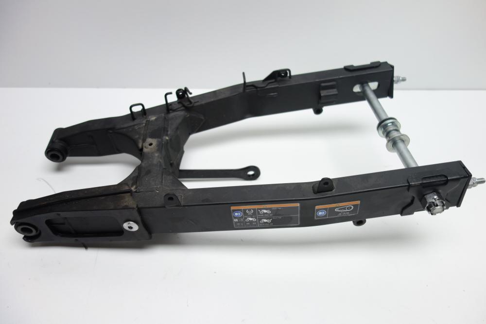 Kawasaki Z125 Z 125 Schwinge Achse