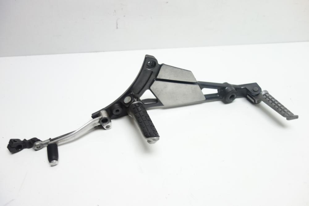 Kawasaki Zephyr 750 Fußrastenanlage Fußraste links Schalthebel