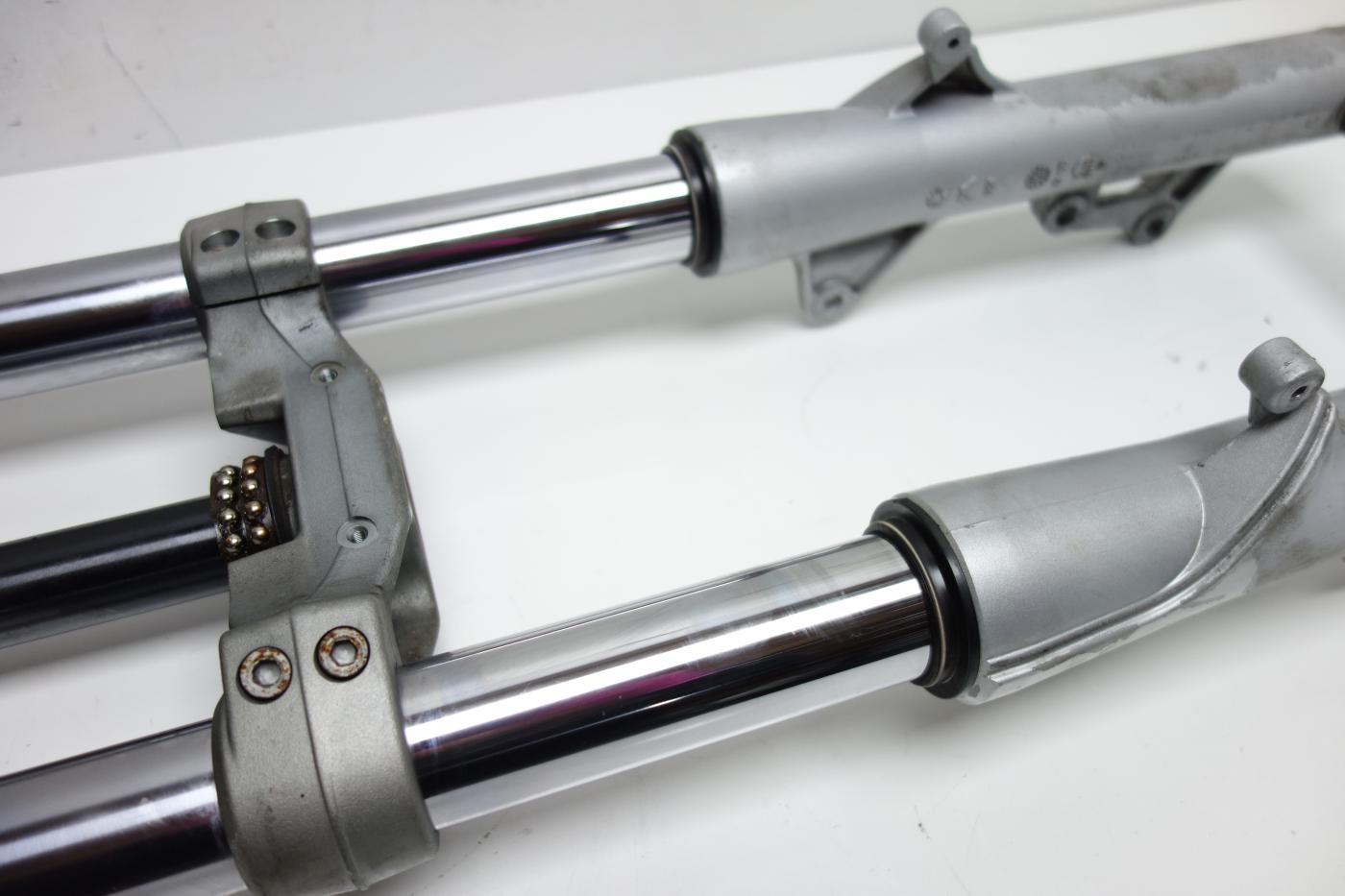 Moto Guzzi Breva 1100 Gabel Gabelholm Gabelbrücke