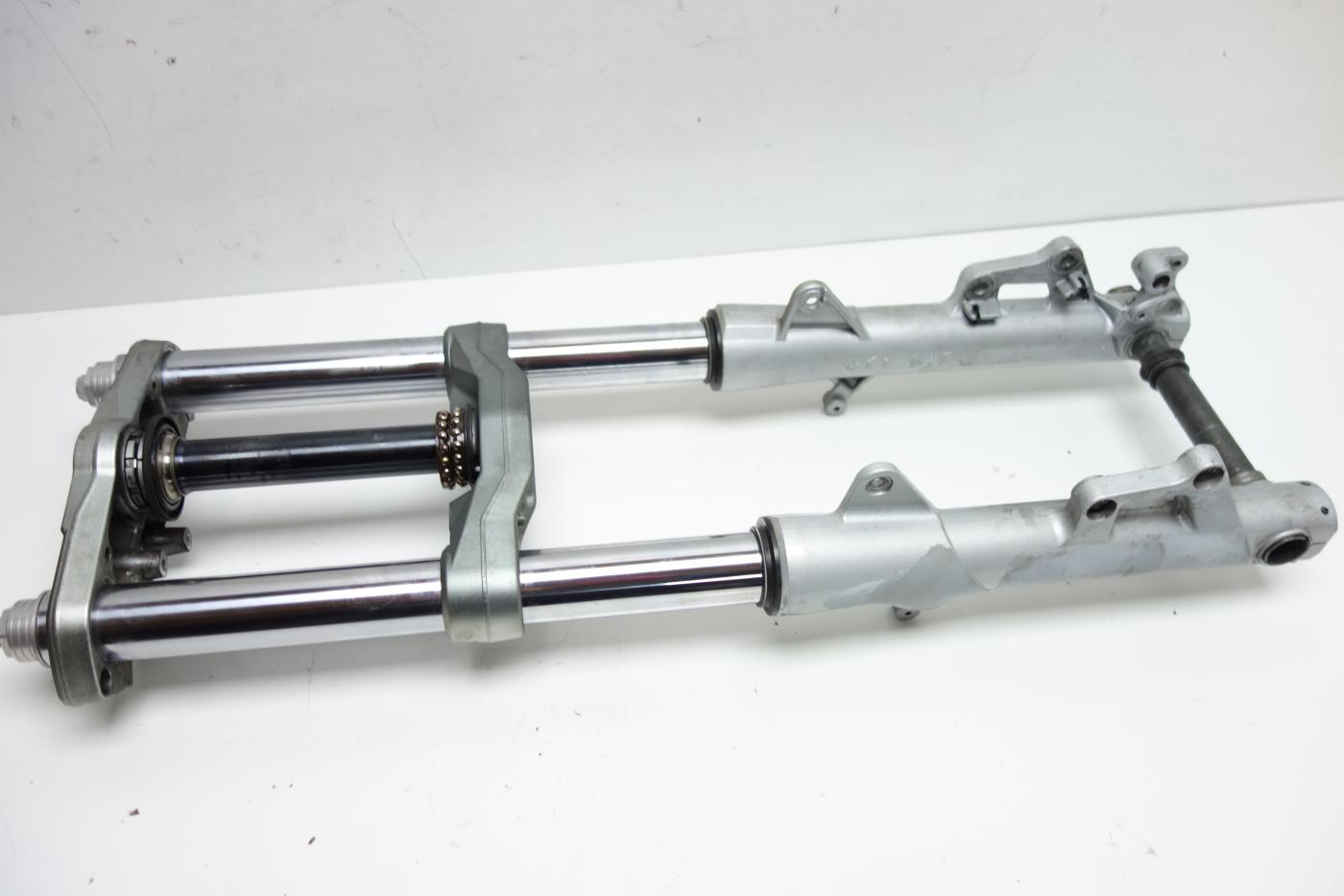 Moto Guzzi Breva 1100 Gabel Gabelholm Gabelbrücke