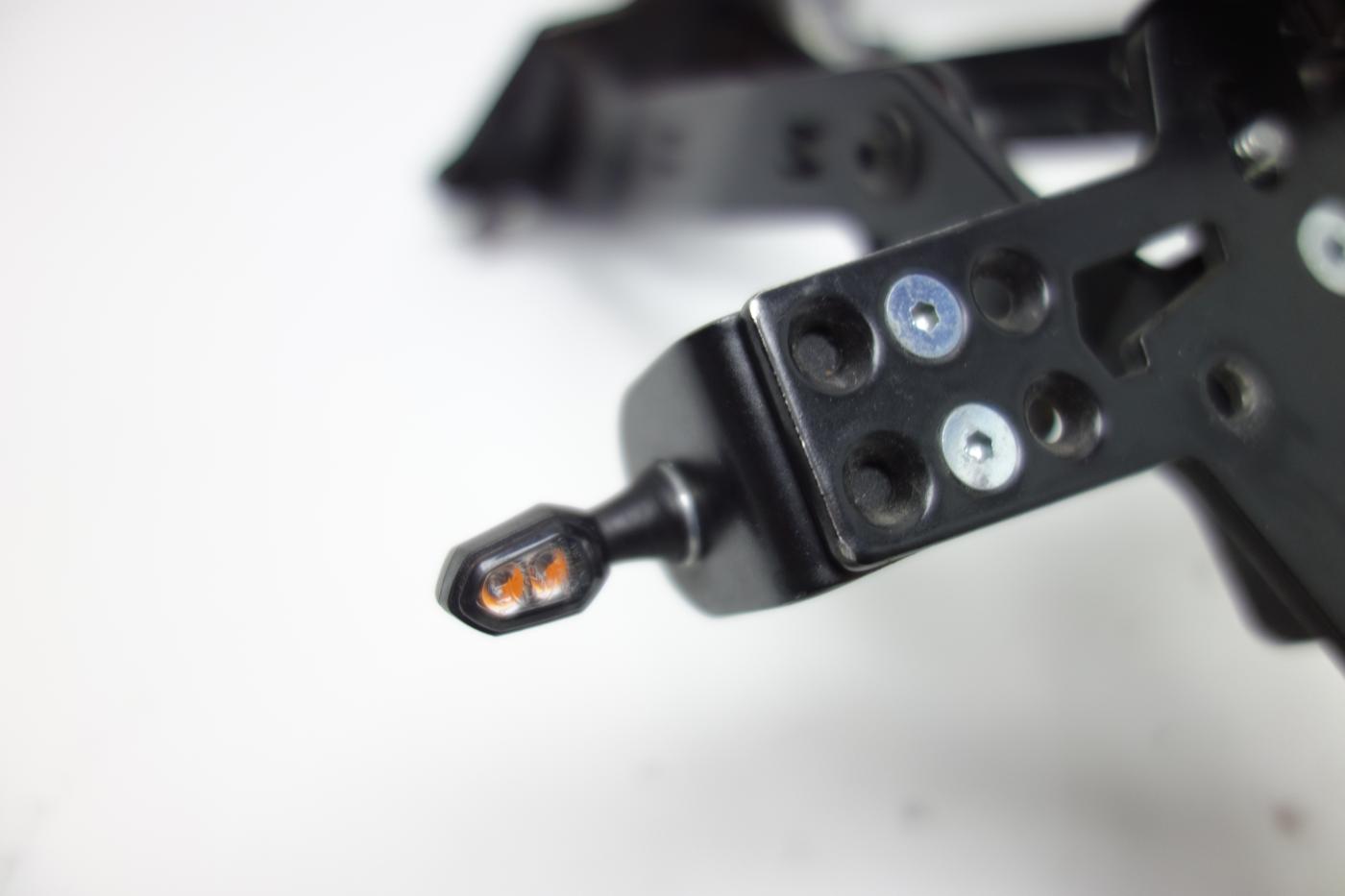 Aprilia Tuono 660 kurzer Kennzeichenhalter Miniblinker