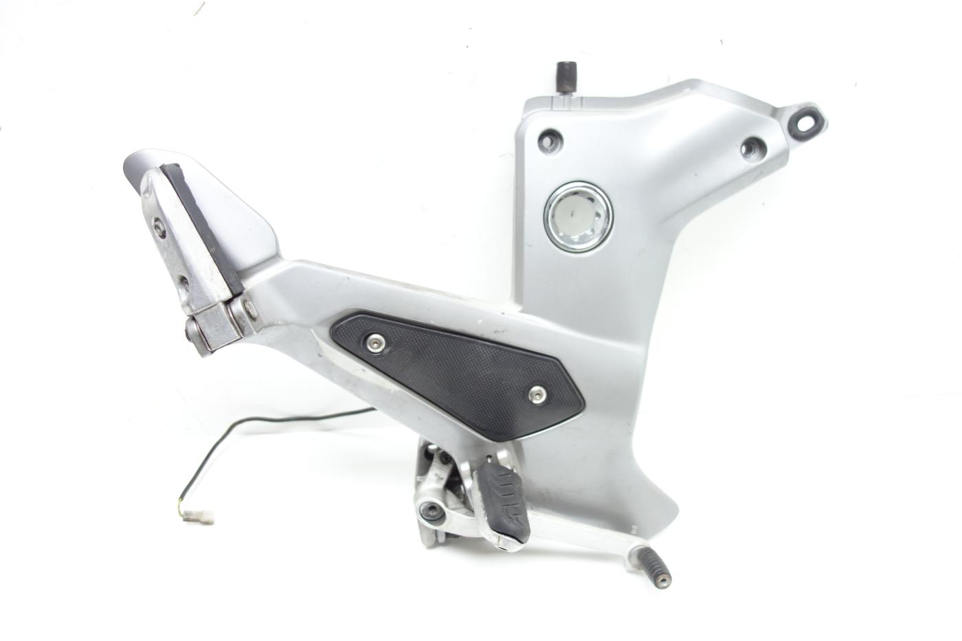 Moto Guzzi Breva 1100 Fußrastenträger Fußraste rechts Bremspedal