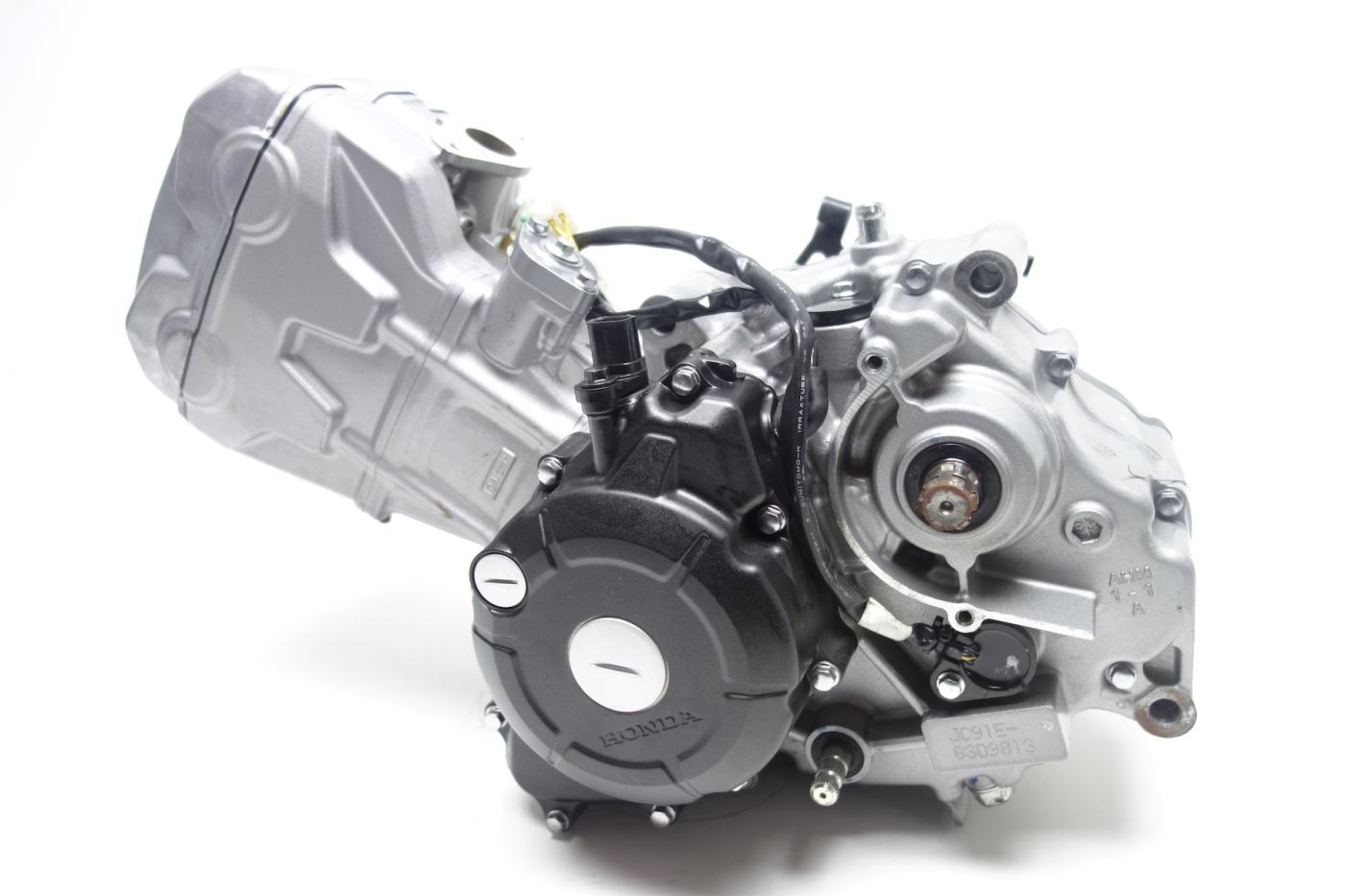 Honda CB125R CB 125 R Motor Bj.2025 Km. 717