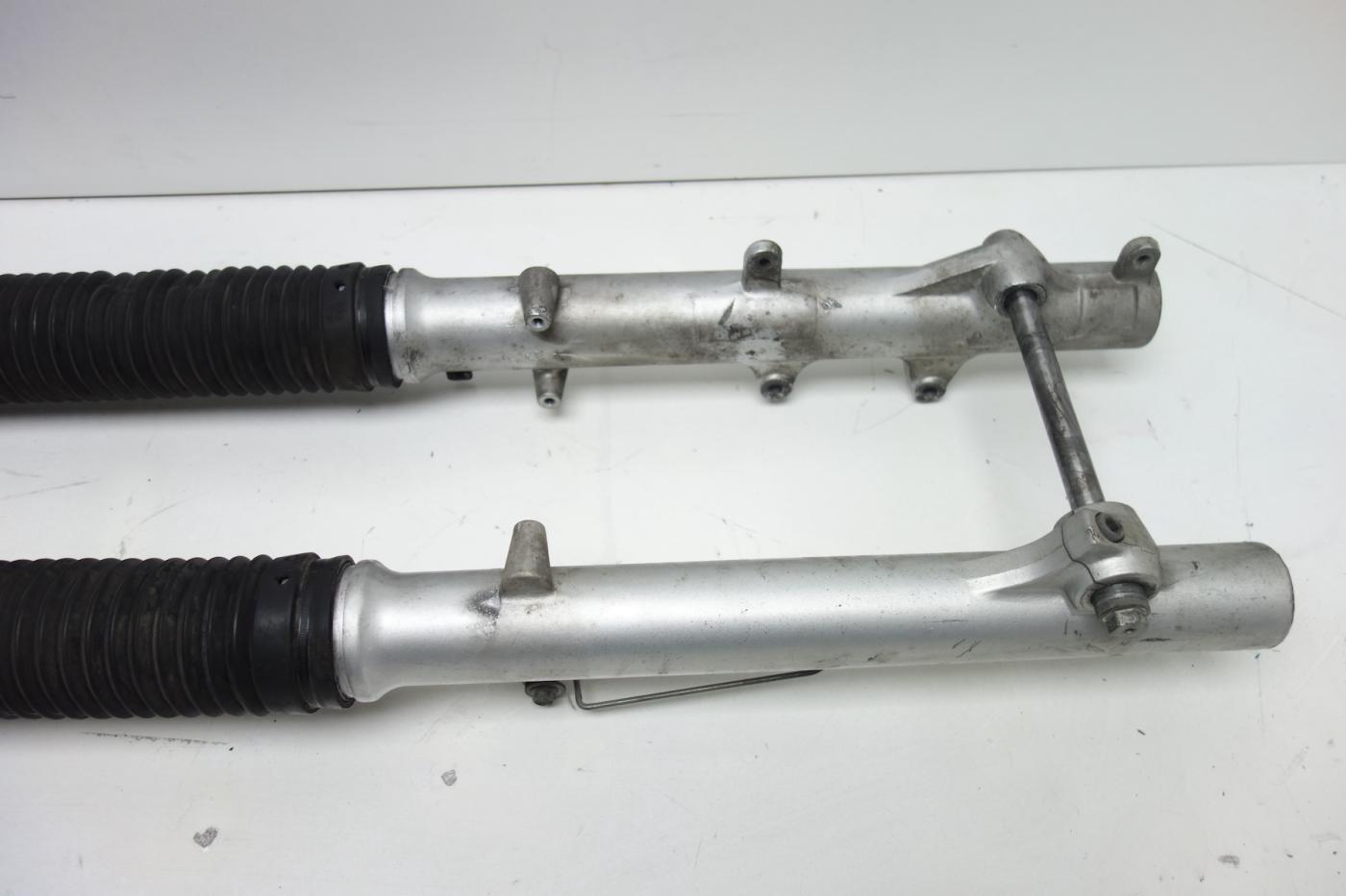 Suzuki DR 650 RSE Gabel Gabelholm Gabelbrücke