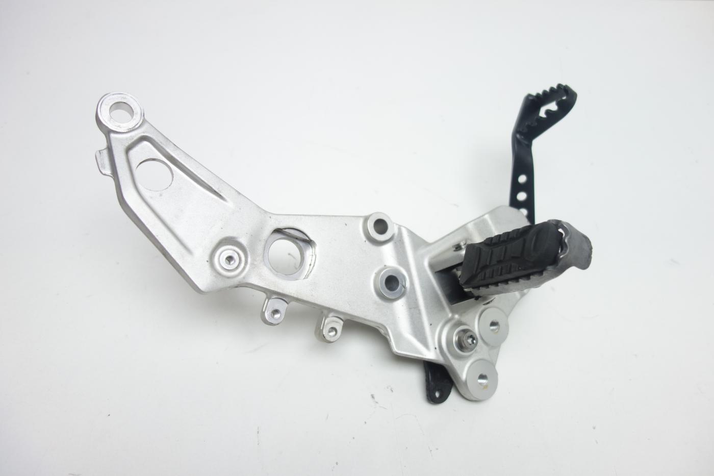 BMW F750GS F 750 GS Fußrastenanlage Fußraste rechts Bremspedal
