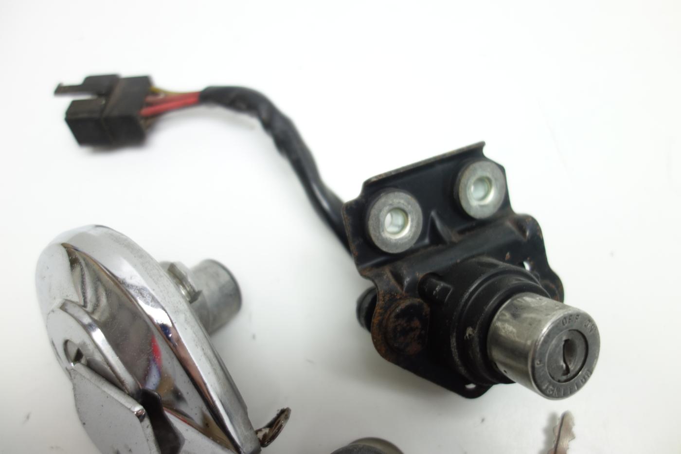 Honda VF 750 C Super Magna Schlosssatz Schloss Tankdeckel