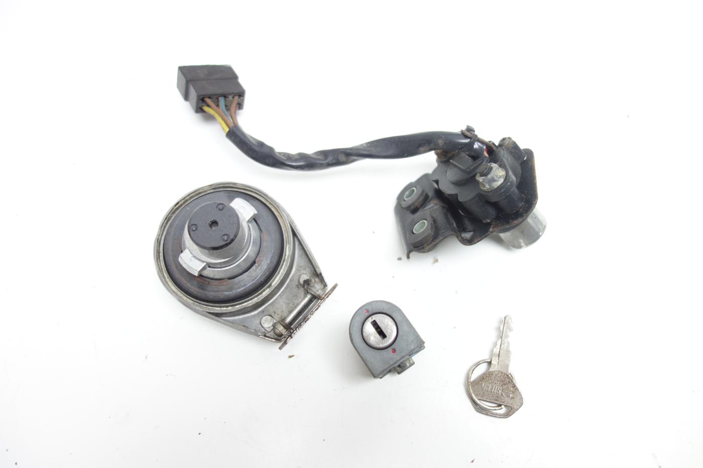 Honda VF 750 C Super Magna Schlosssatz Schloss Tankdeckel