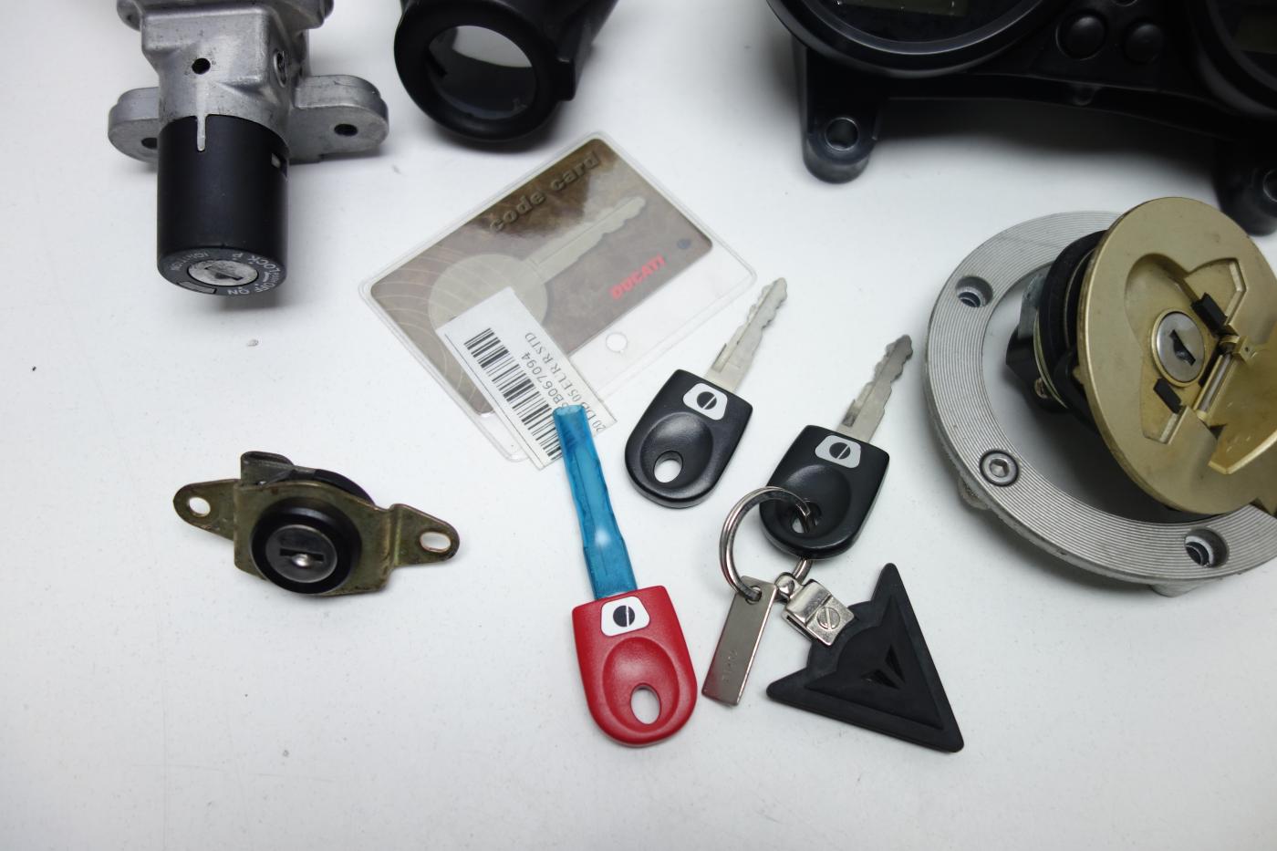 Ducati Monster 620 Tacho Cockpit Schlosssatz Schloss CDI