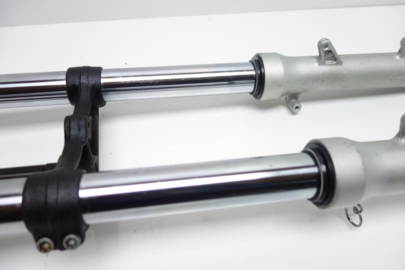 BMW F650CS F 650 CS Scarver Gabel Gabelholm Gabelbrücke