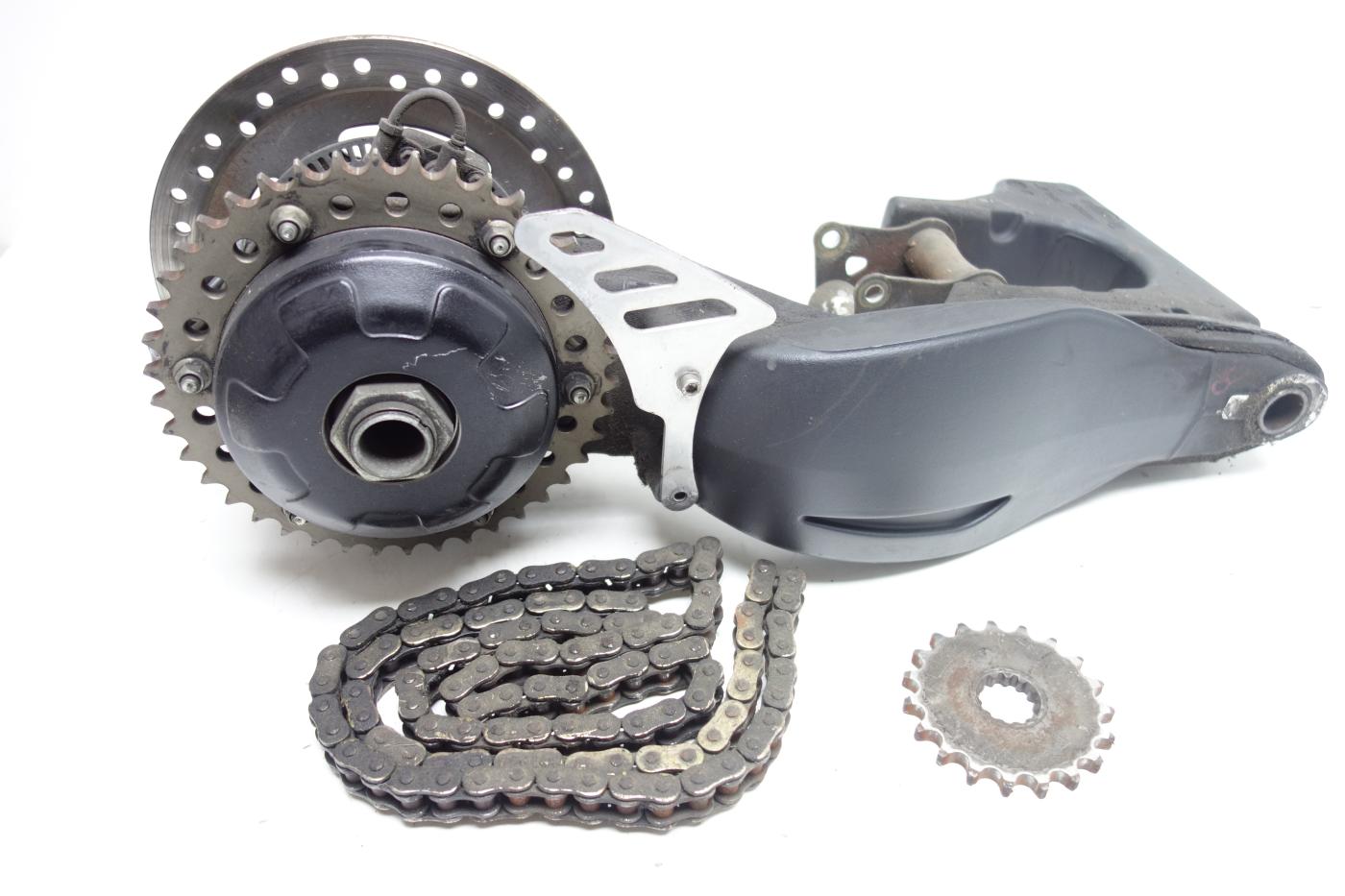 Triumph Sprint ST 1050 Schwinge Antrieb Kette Ritzel