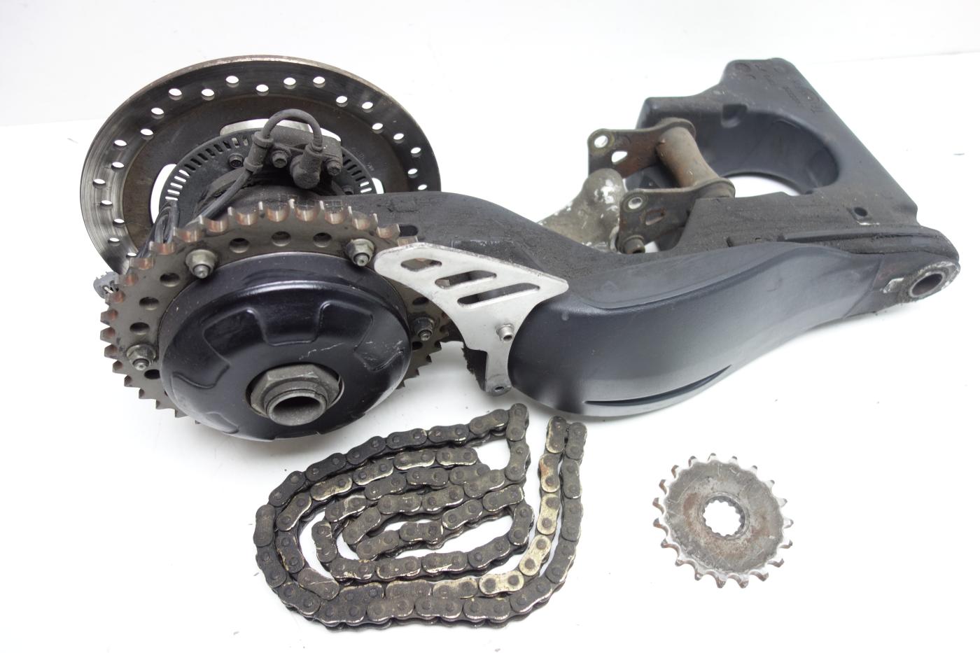 Triumph Sprint ST 1050 Schwinge Antrieb Kette Ritzel