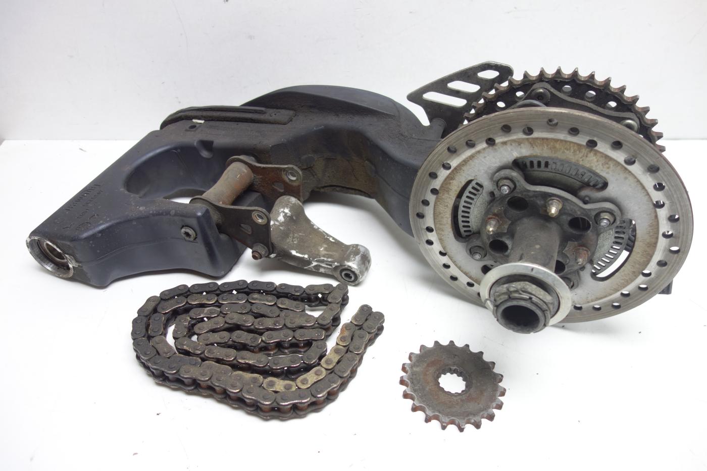 Triumph Sprint ST 1050 Schwinge Antrieb Kette Ritzel