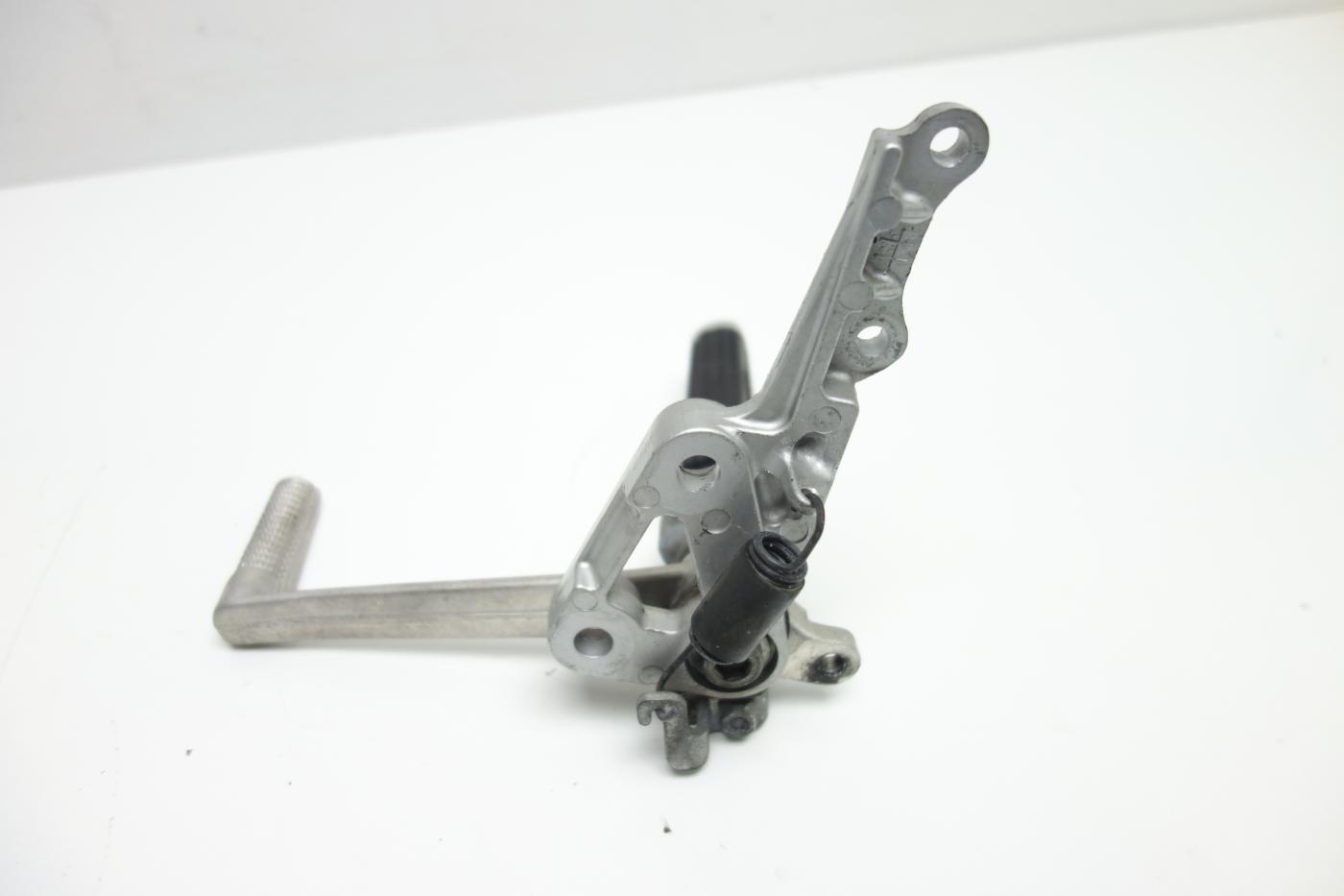 Suzuki SV 650 N Fußraste Fußrastenanlage rechts Bremspedal