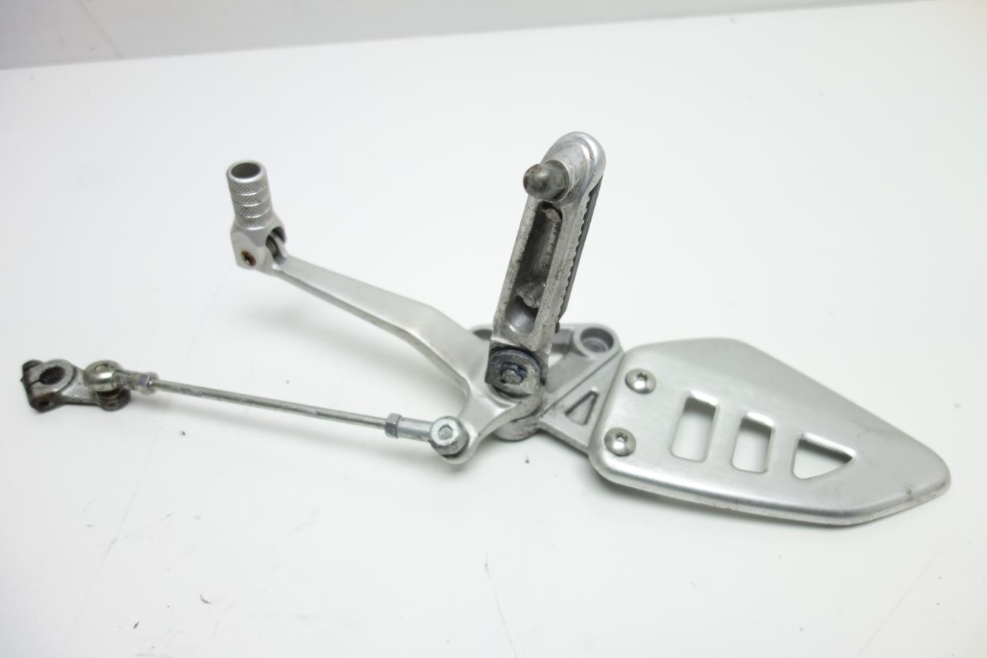 Suzuki SV 650 N Fußraste Fußrastenanlage links Schalthebel