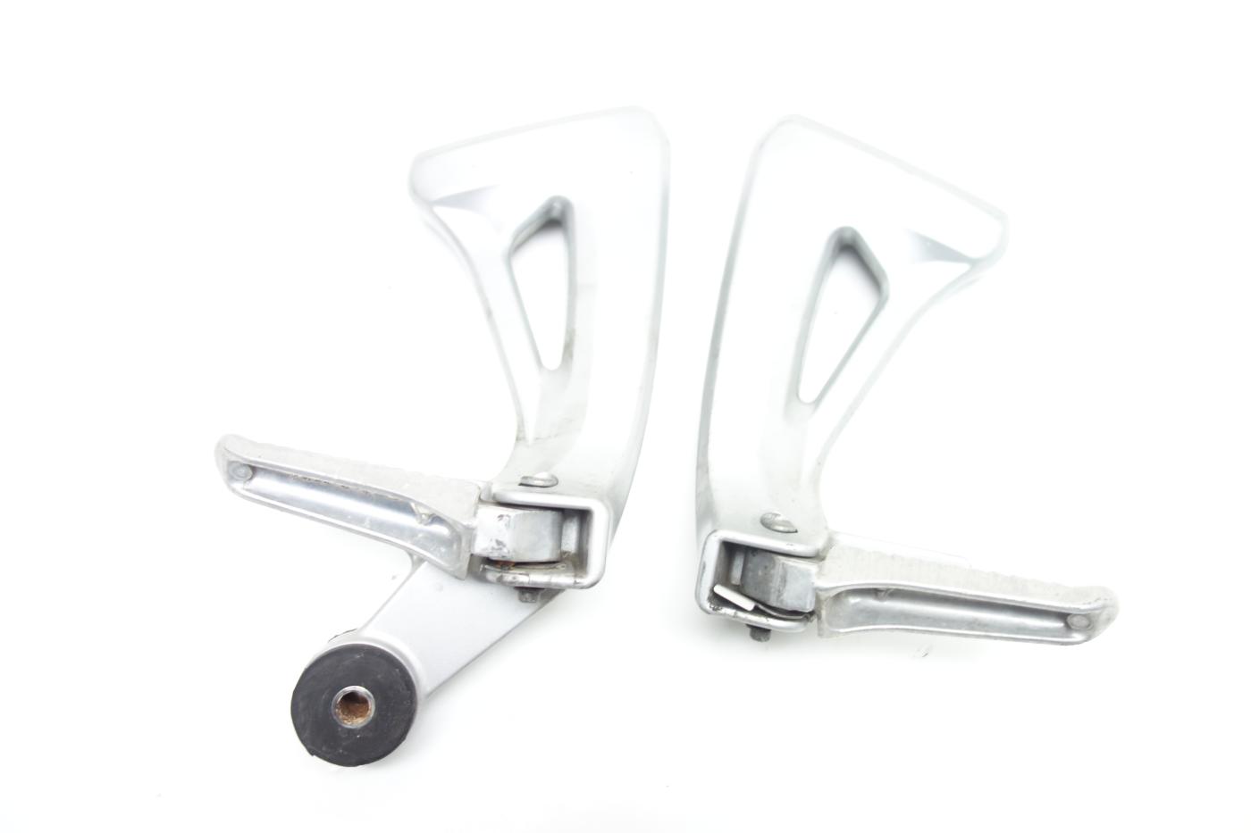 Suzuki SV 650 N Soziusfußraste Fußraste hinten rechts links