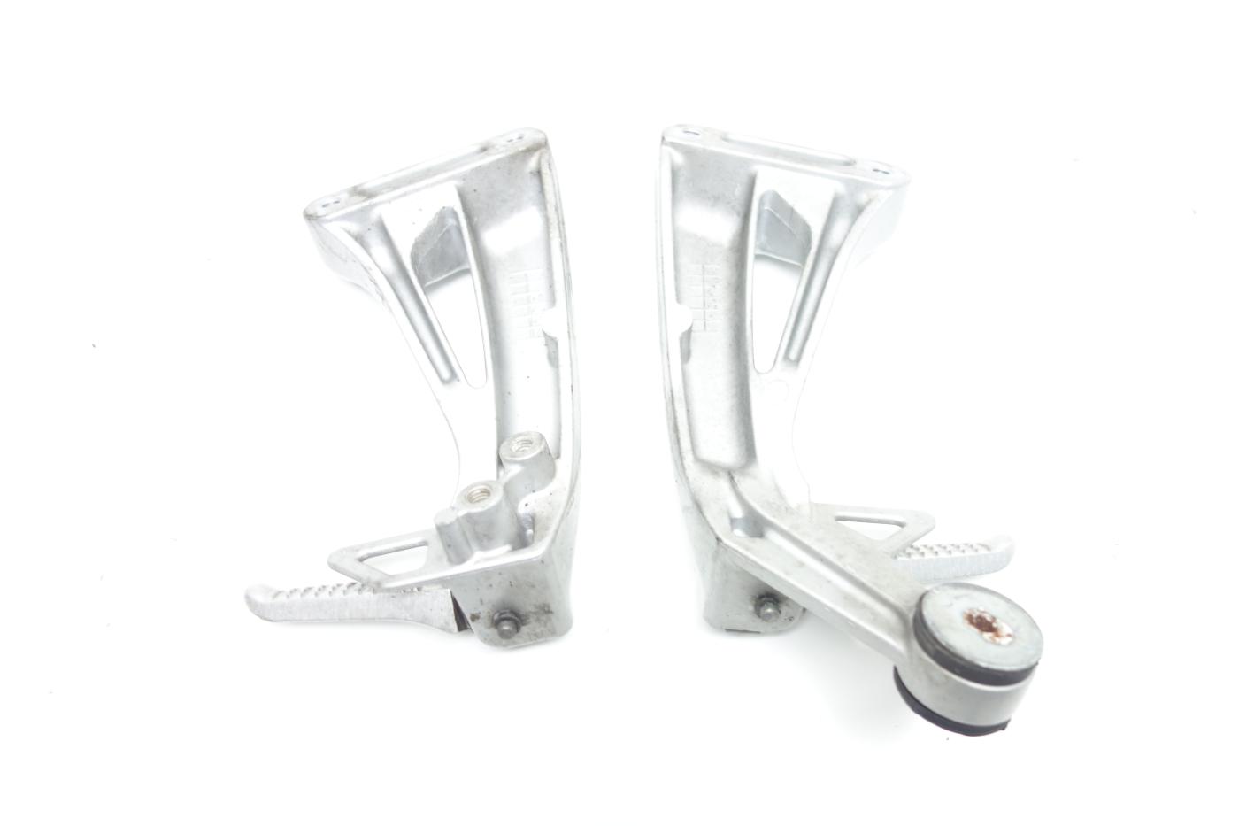 Suzuki SV 650 N Soziusfußraste Fußraste hinten rechts links